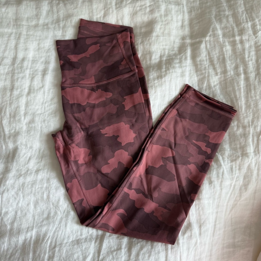 Lululemon Wunder Trajn High Rise Crop 23” in Heritage 365 Camo Brier Rose Multi